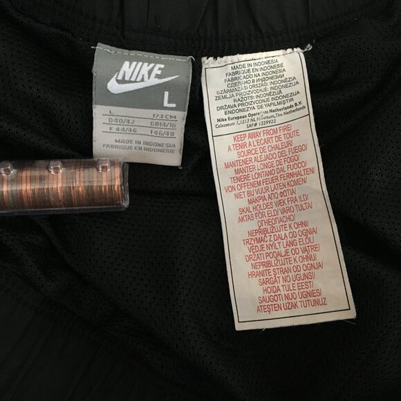 [Nike] Black Mesh Lined Wide Leg Capris | L | Good - Picture 11 of 13